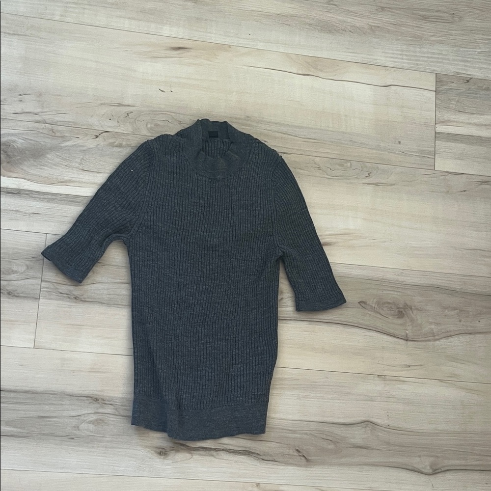 Uniqlo Charcoal Ribbed Sweater
